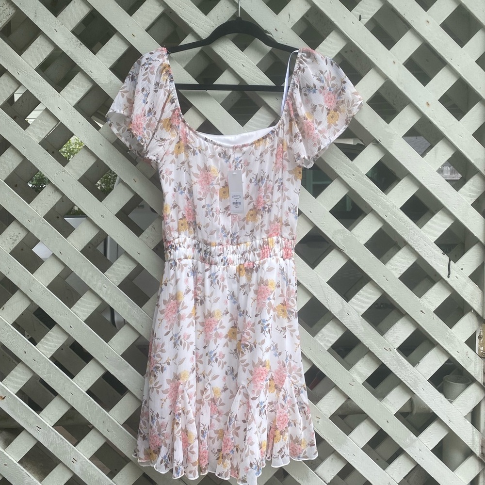 SOLD Francescas white floral mini dress - Picture 2 of 2